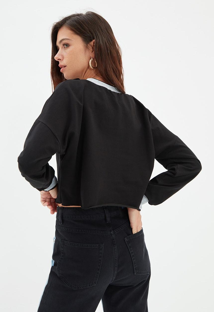 Trendyol - V-neck crop knit slim sweatshirt - black