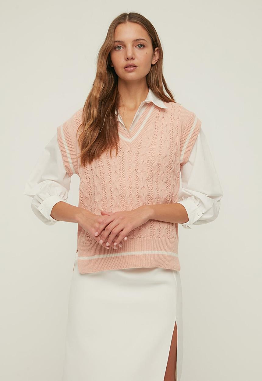 Trendyol - V-neck knitwear sweater - powder pink