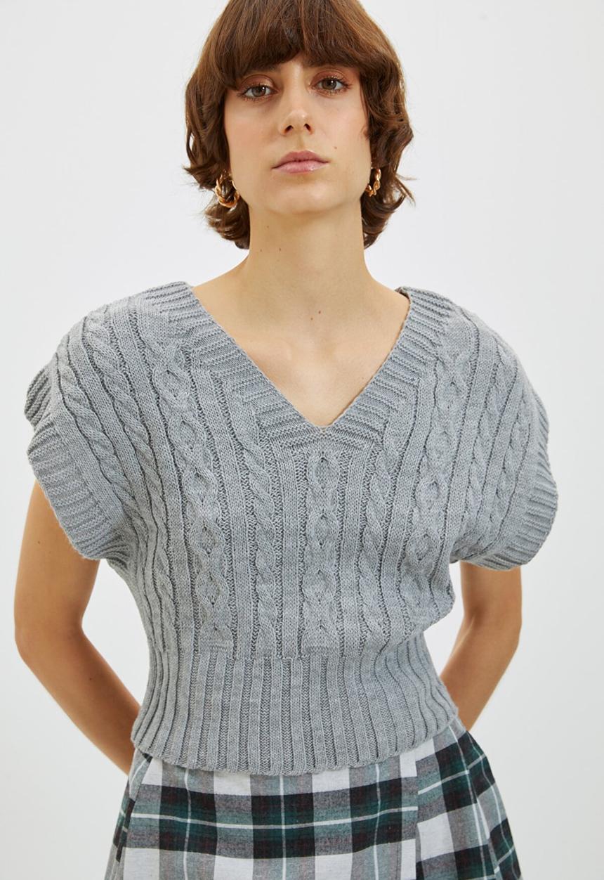 Trendyol - V-neck knitwear sweater - grey