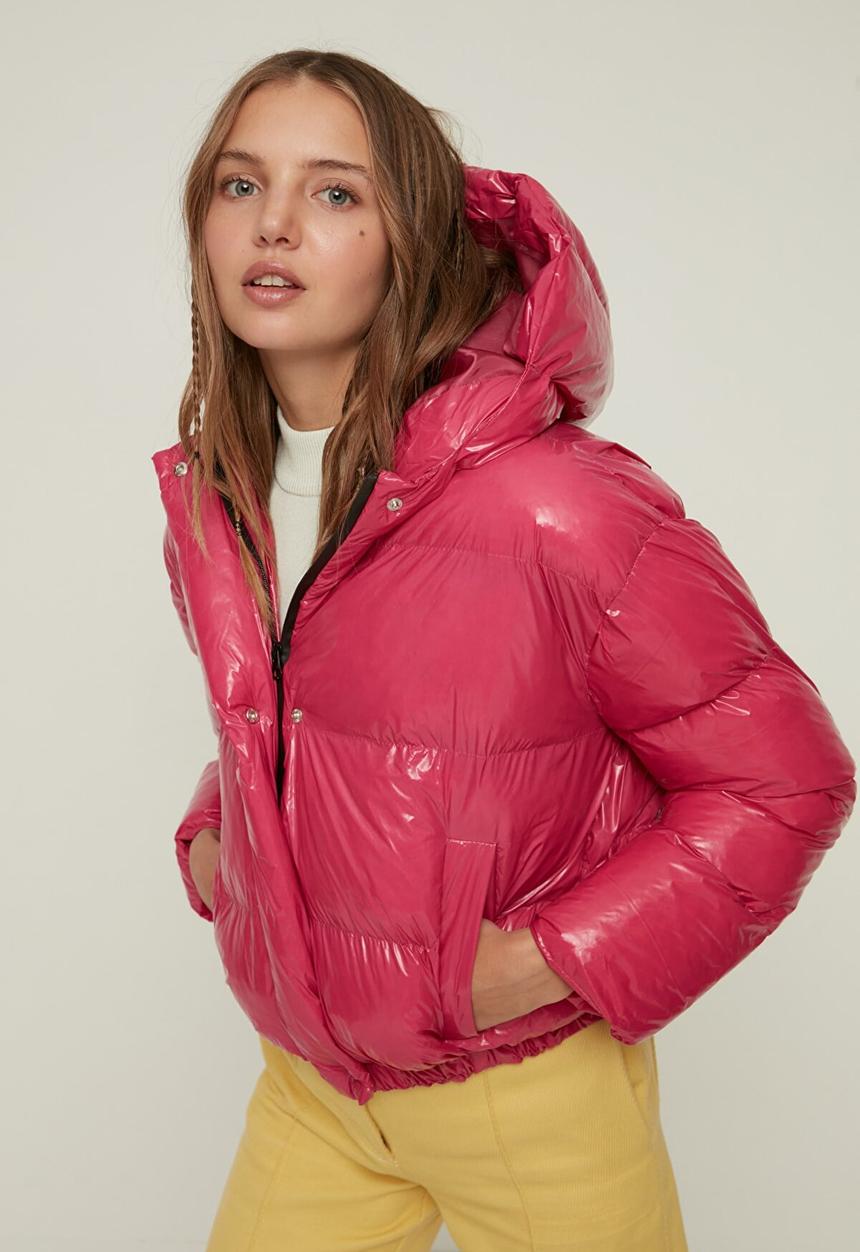 Trendyol - Oversized hooded shiny puffer jacket- pink