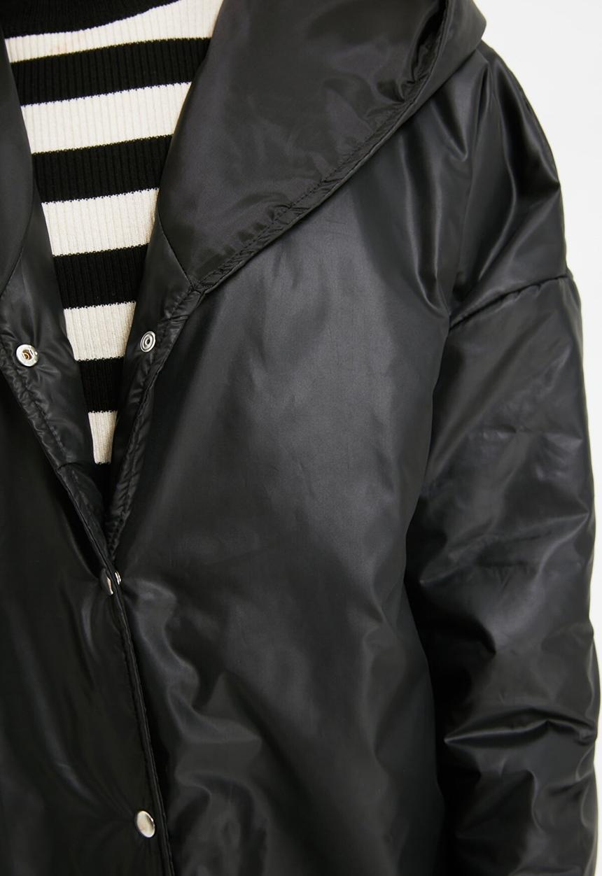Trendyol - Hooded quilted coat - black