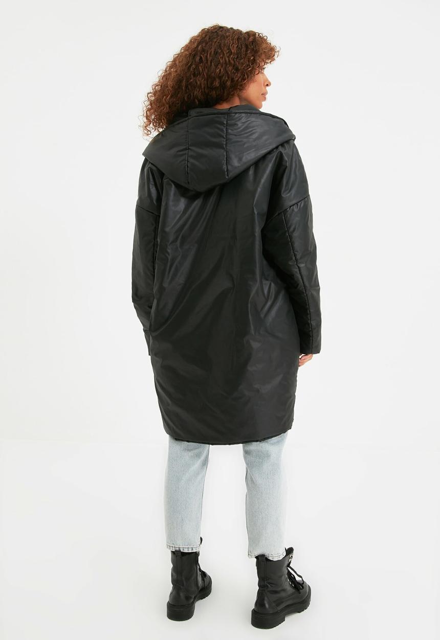 Trendyol - Hooded quilted coat - black