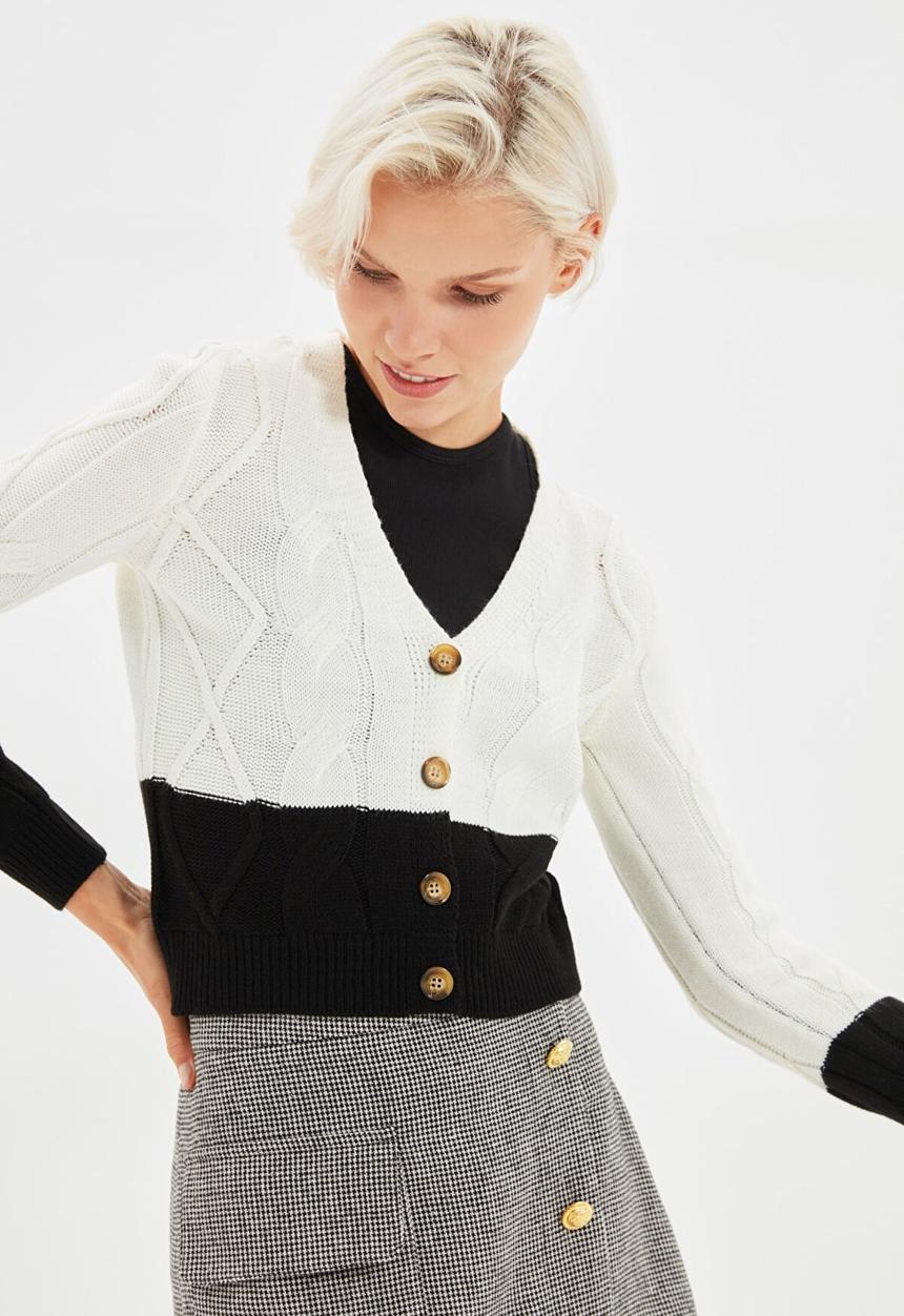 Trendyol - Crop knitwear cardigan - ecru