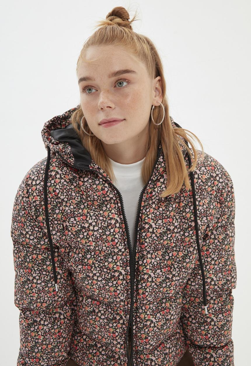 Trendyol - Floral pattern hooded inflatable coat - multi