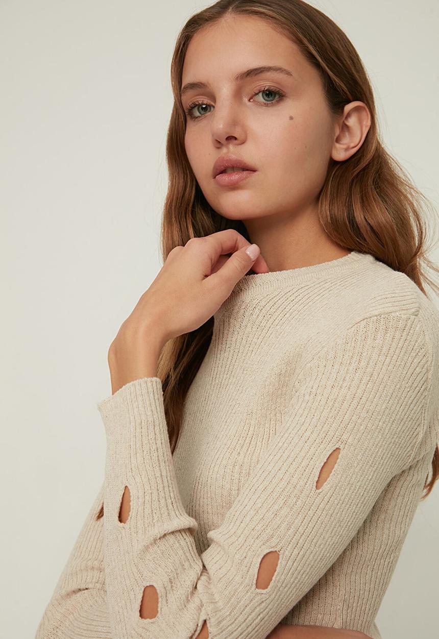 Trendyol - Cut out detailed knitwear sweater - ecru