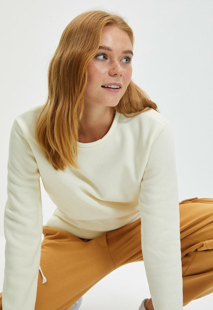 Trendyol - Ruffle detailed raised basic knitted sweatshirt - ecru