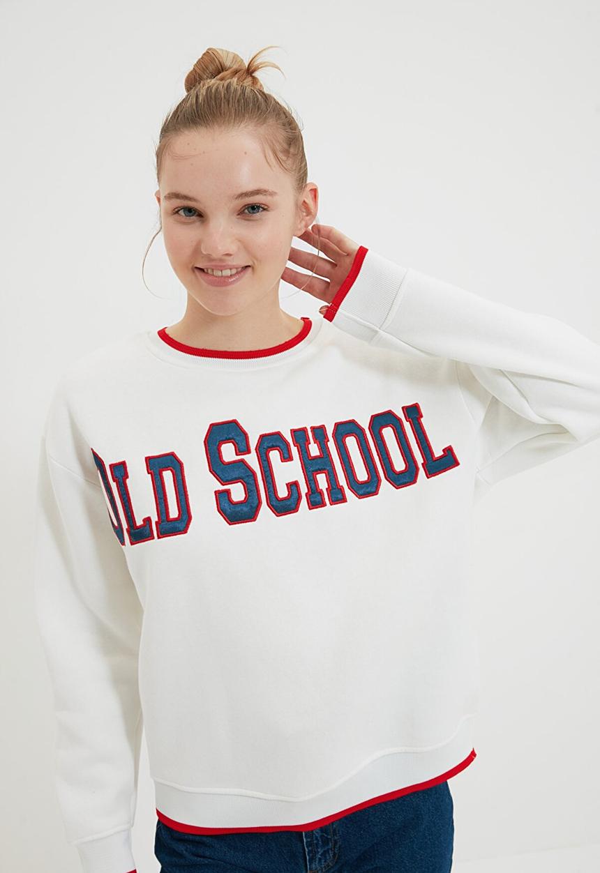 Trendyol - Embroidered loose pattern raised knitted sweatshirt - ecru