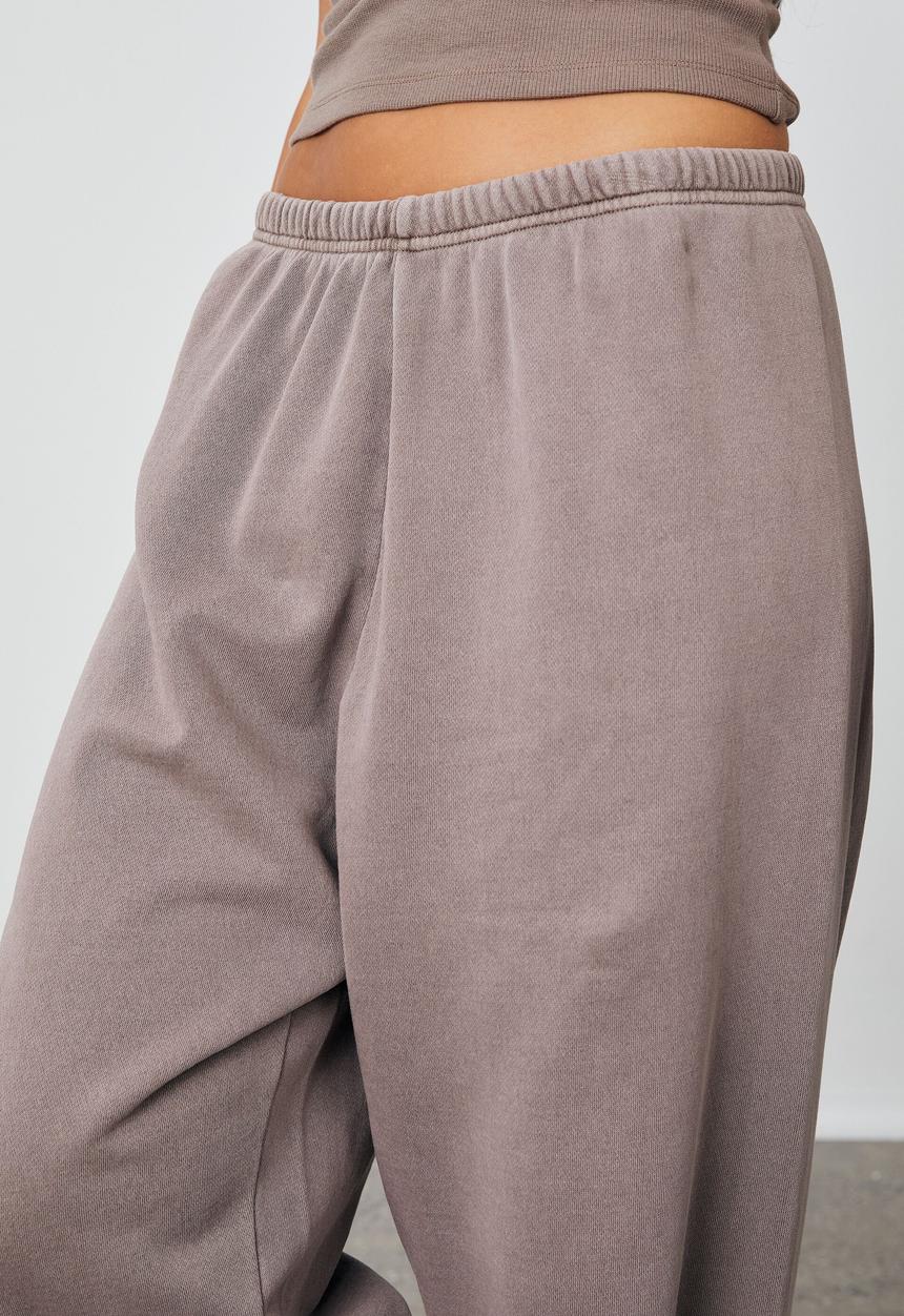 Factorie - Washed oversized jogger - burnt iron