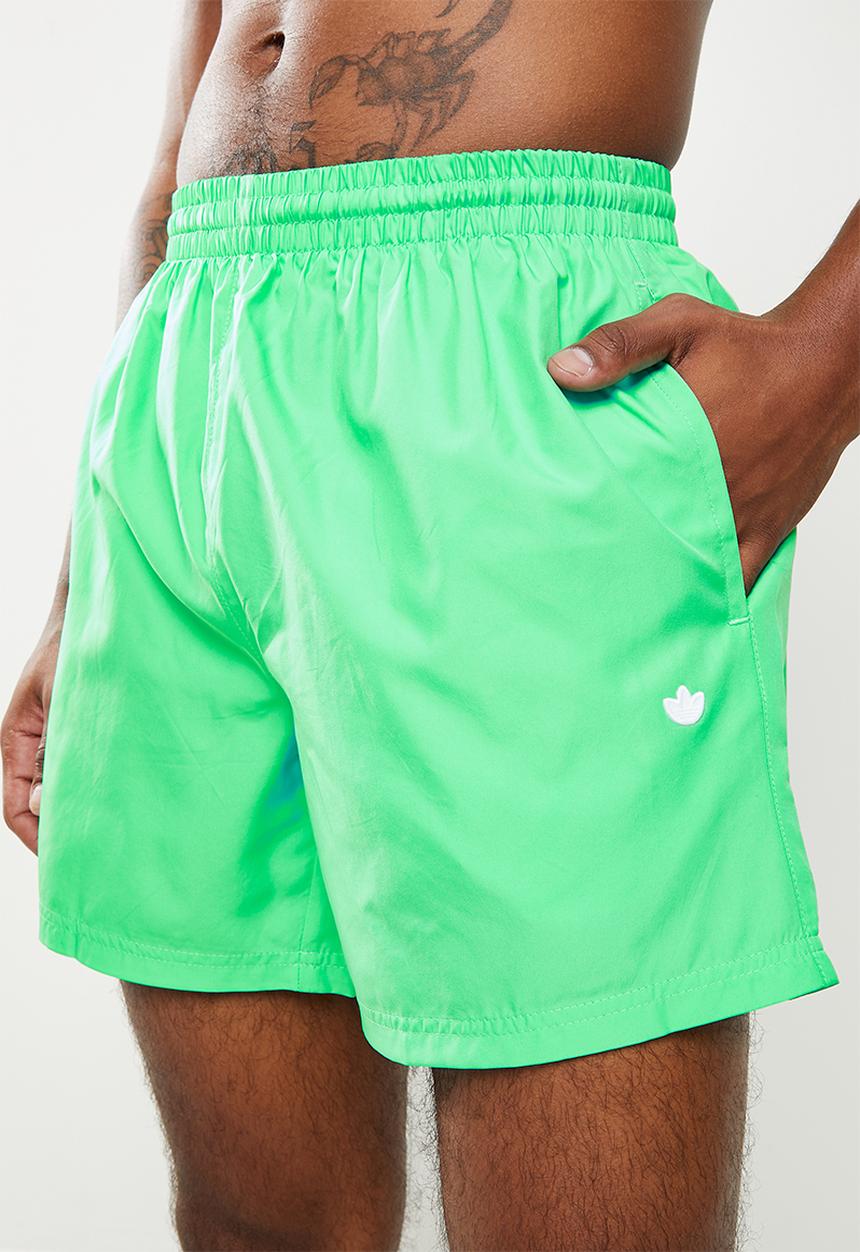 adidas Originals - Essential shorts - hi-res green