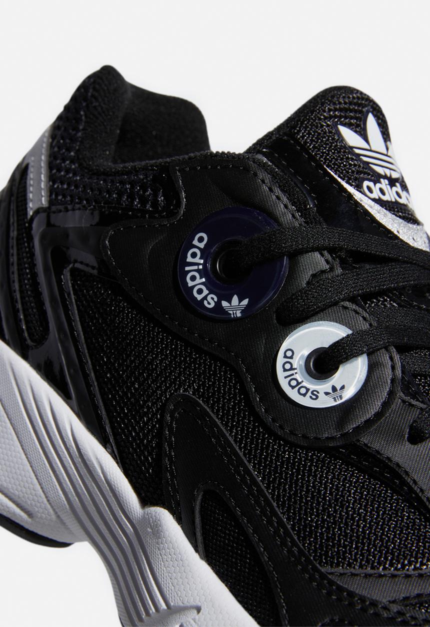 adidas Originals - Adidas astir - core black/core black/ftwr white
