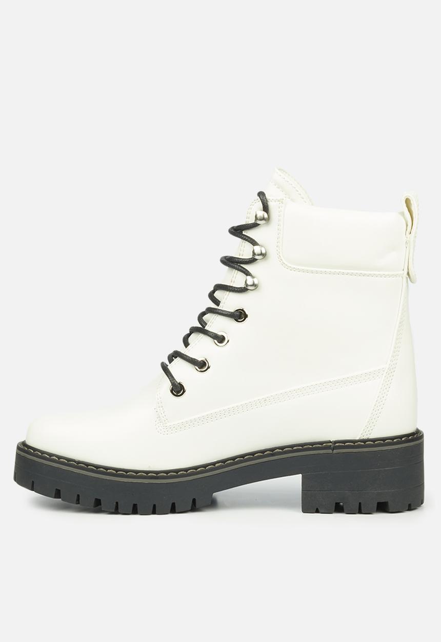 Miss Black - Fox9 lace-up ankle boot - white