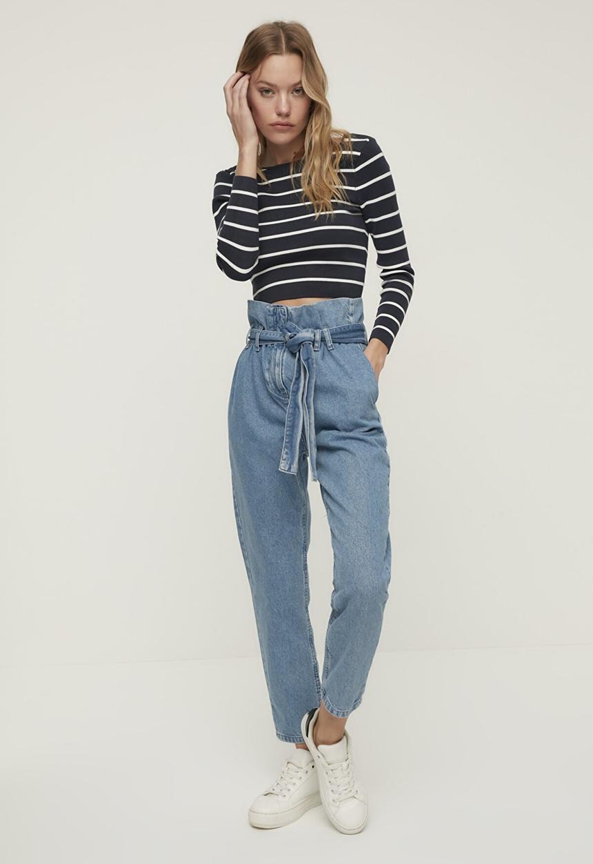Trendyol - Belted high waist mom jeans - blue