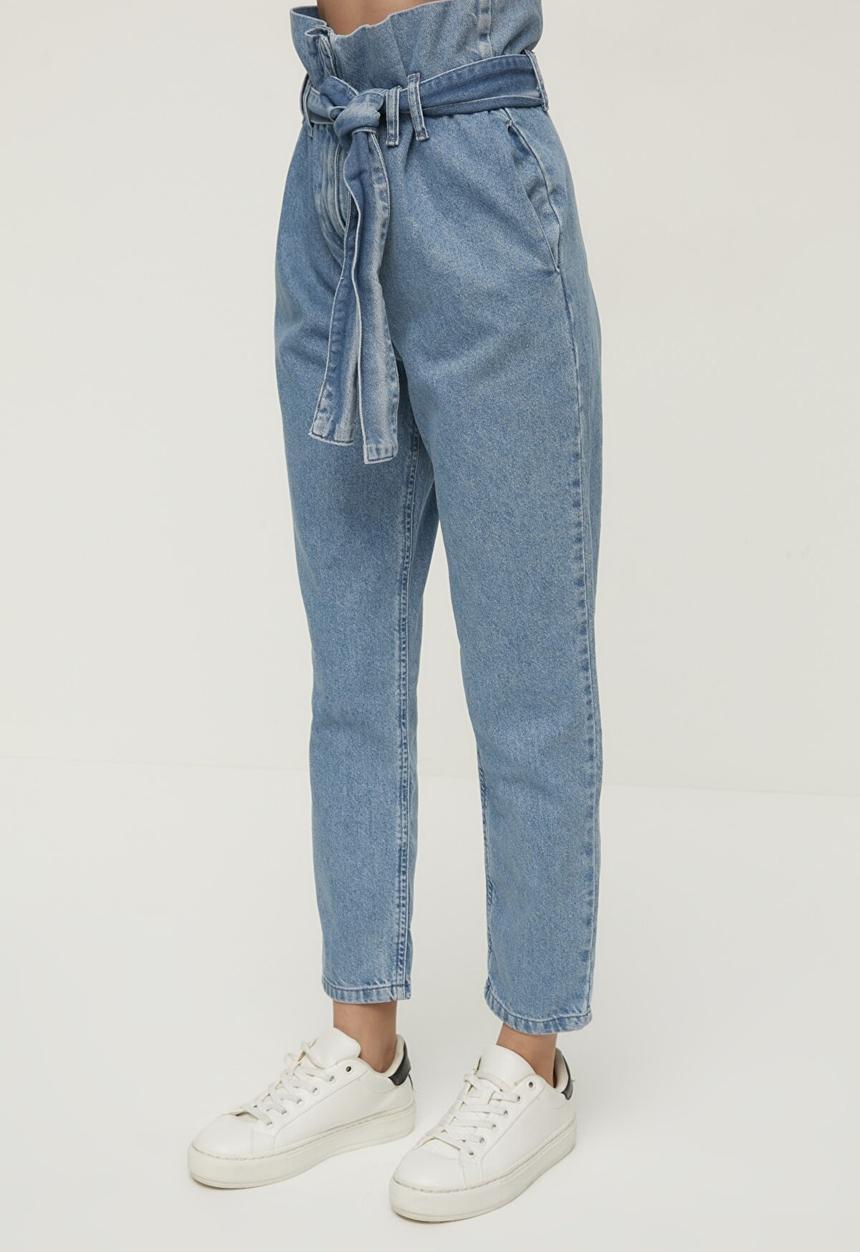 Trendyol - Belted high waist mom jeans - blue