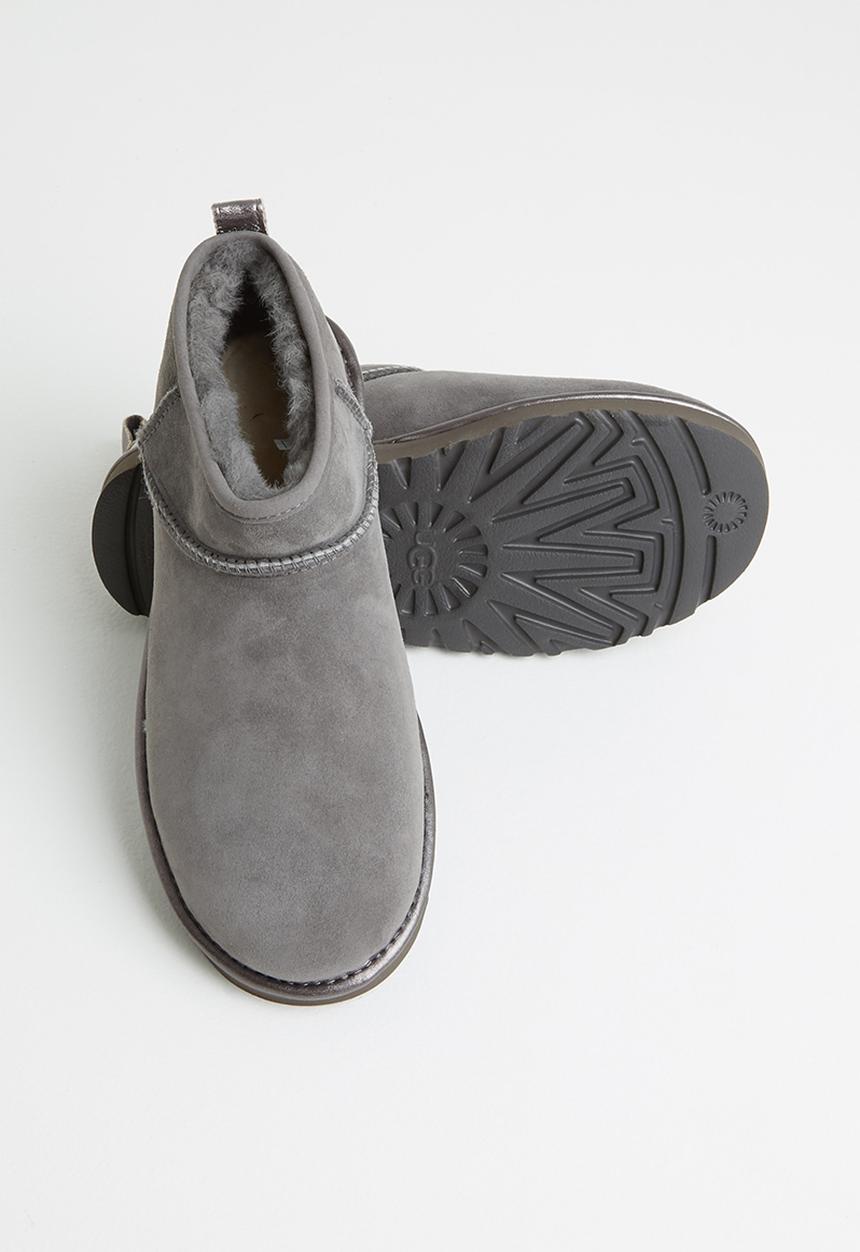 UGG® - Classic ultra mini shine - charcoal