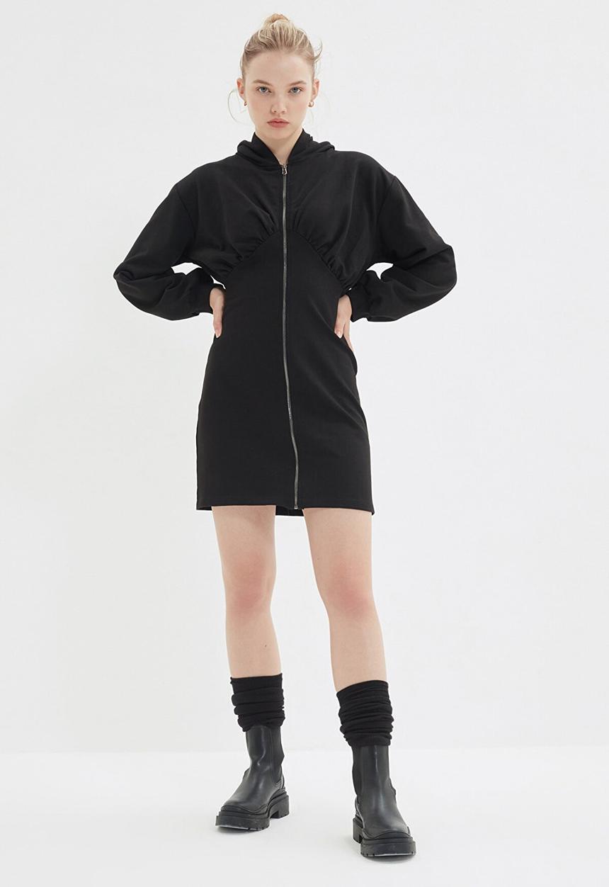 Trendyol - Zippered and hooded mini slim knitted dress - black