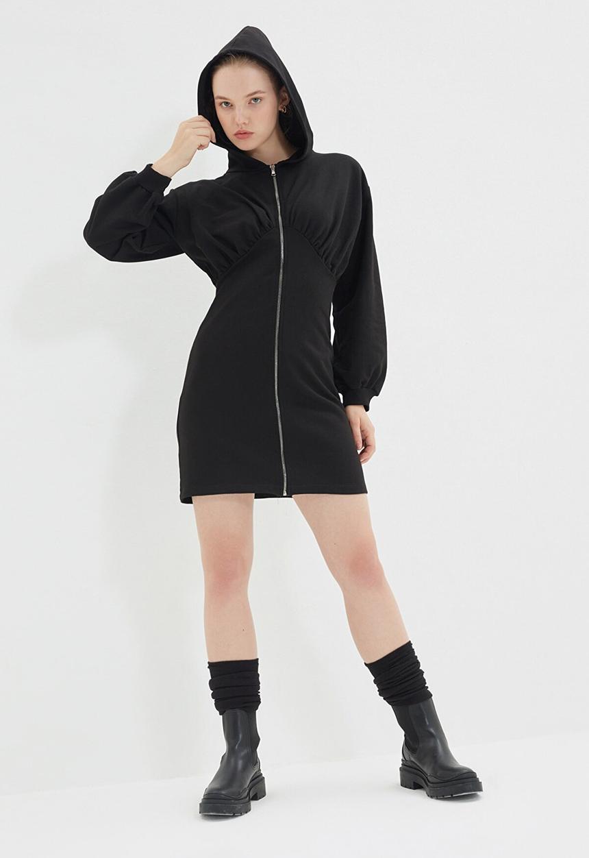 Trendyol - Zippered and hooded mini slim knitted dress - black