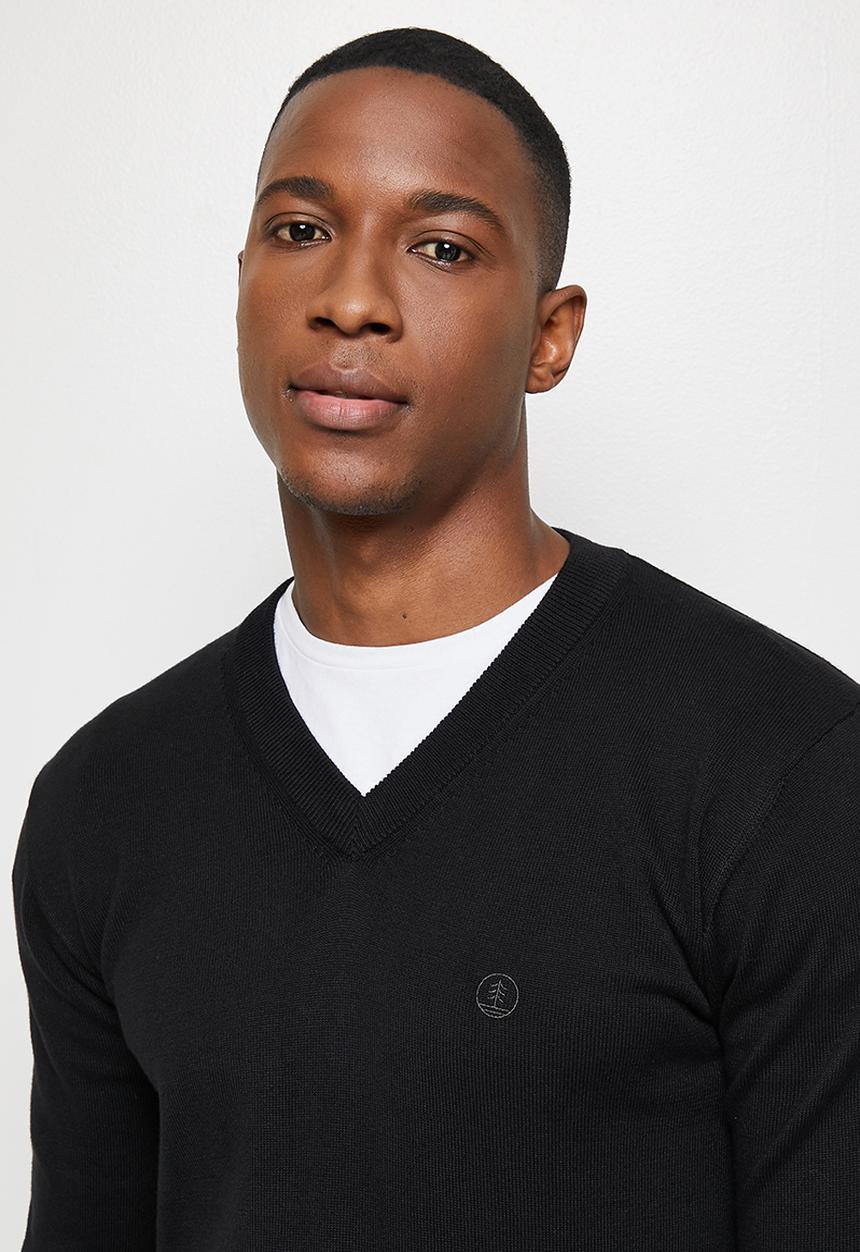 Lark & Crosse - Slim fit v-neck pullover - black