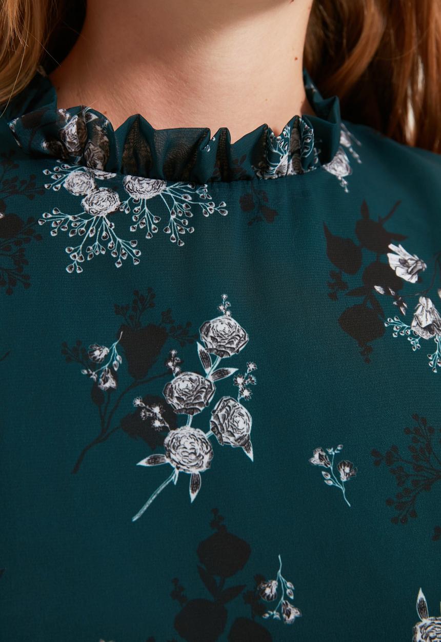 Trendyol - Floral patterned dress - green