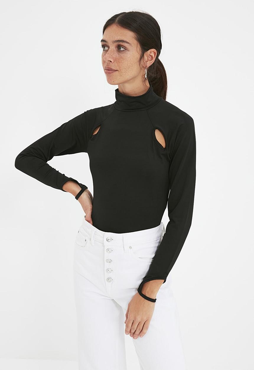 Trendyol - Window detailed fitted knitted blouse  - black