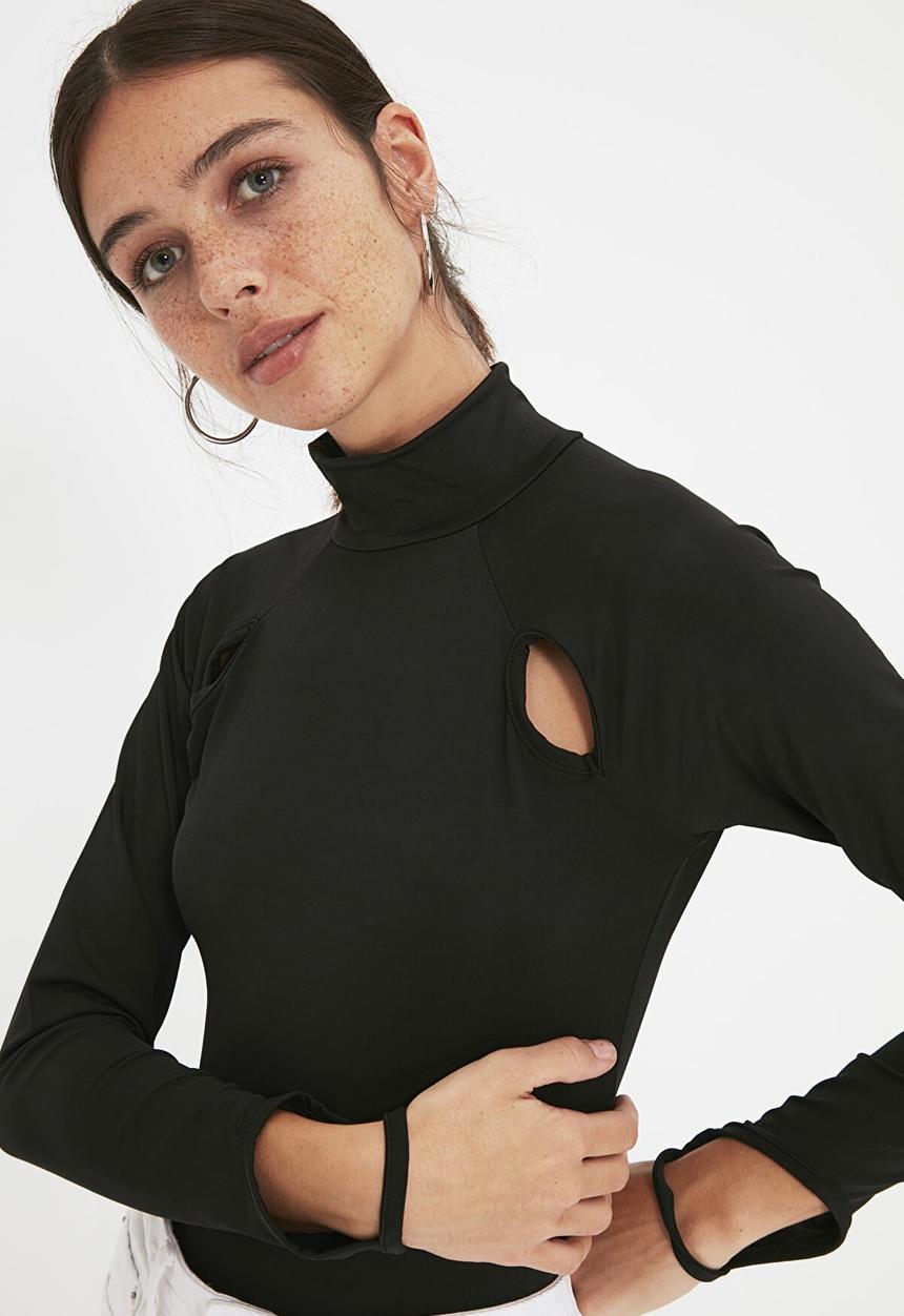 Trendyol - Window detailed fitted knitted blouse  - black