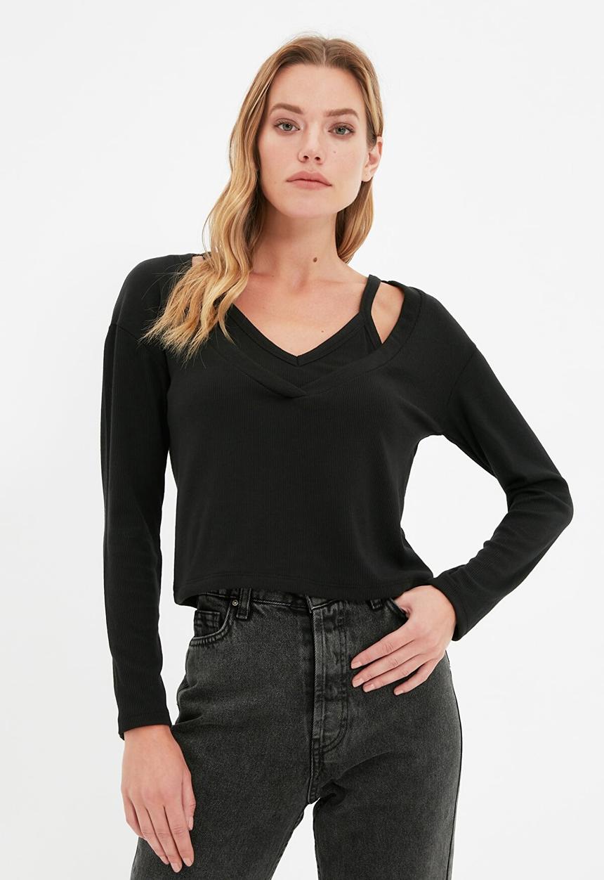 Trendyol - Knitted blouse  - black