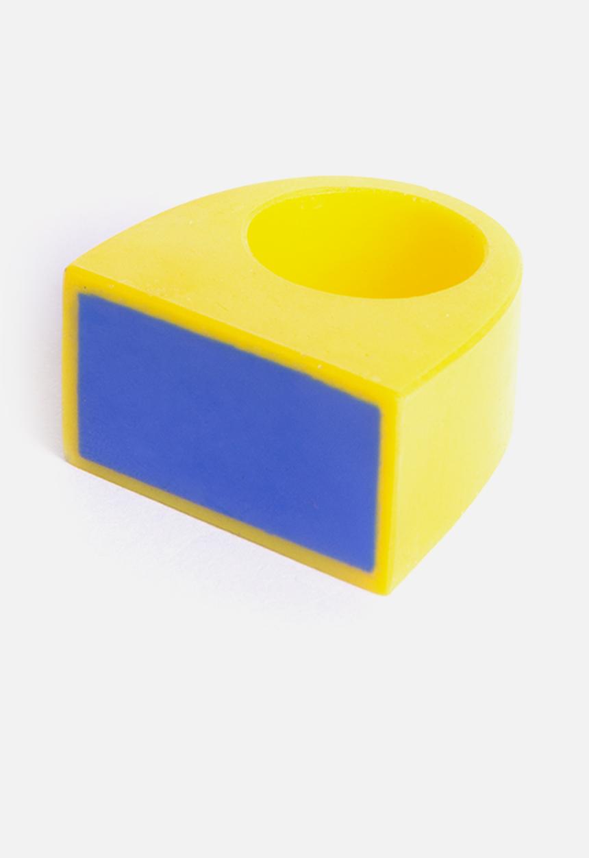 Pina Jewels - Resin block ring - blue/yellow