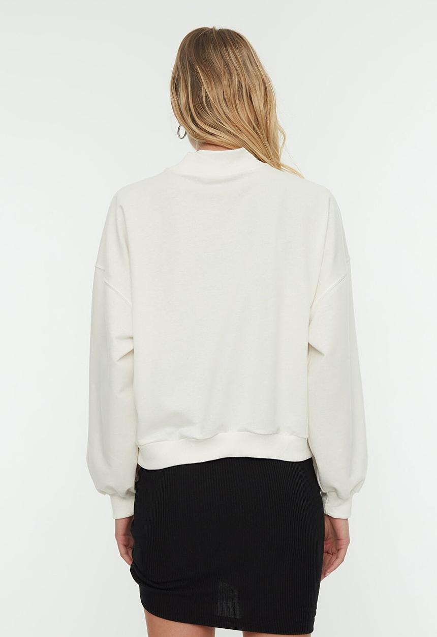 Trendyol - Embroidered stand collar basic knitted sweatshirt - ecru