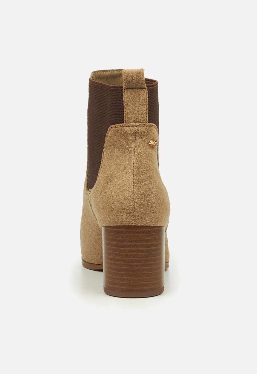 Miss Black - Eros1 chelsea boot - neutral