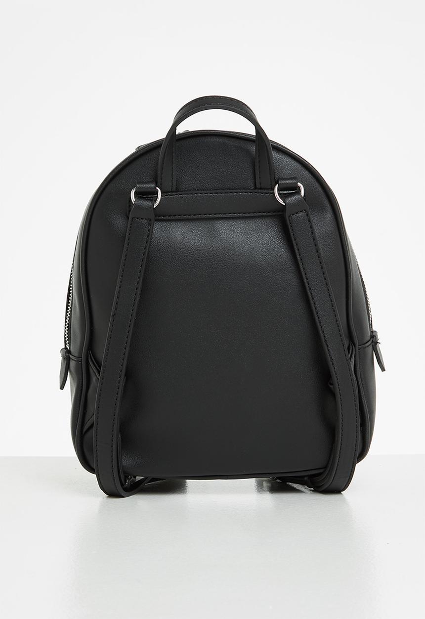 GUESS - No limit flap backpack - black