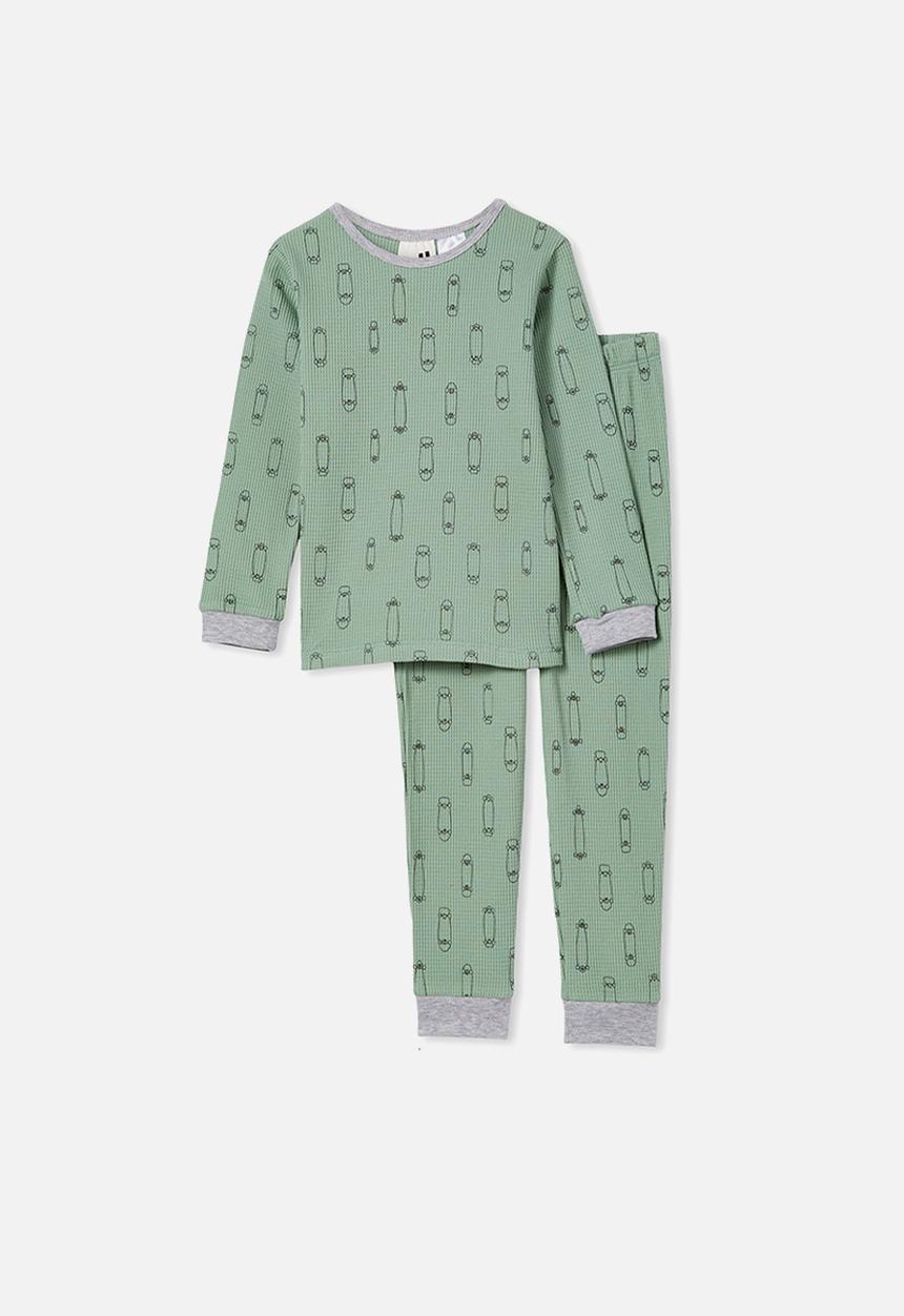 Cotton On - Kane long sleeve pyjama set - smashed avo & skateboards