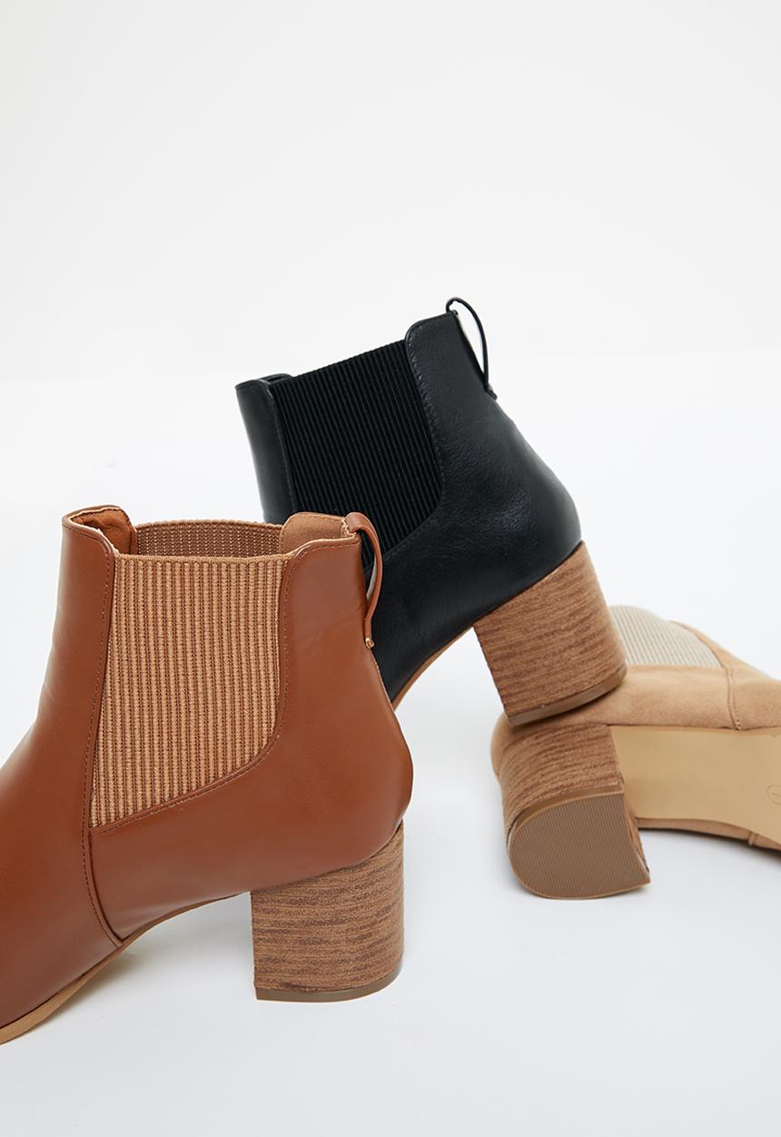 edit - Jalila ankle boot - tan