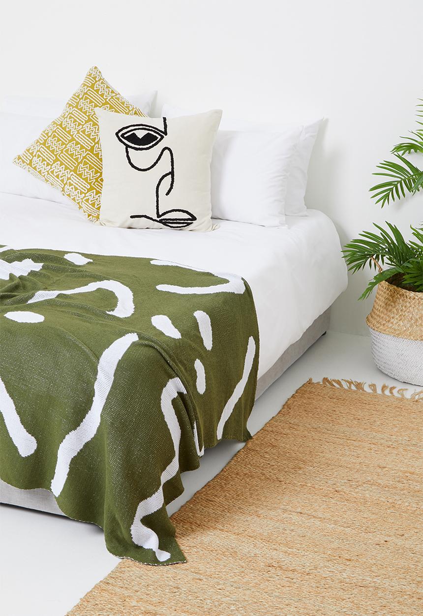 Sixth Floor - Penny cotton throw - olive green