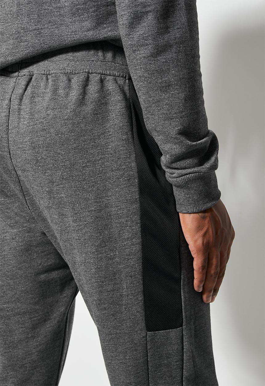 Superbalist - Slim fit cuffed sports sweatpant - black