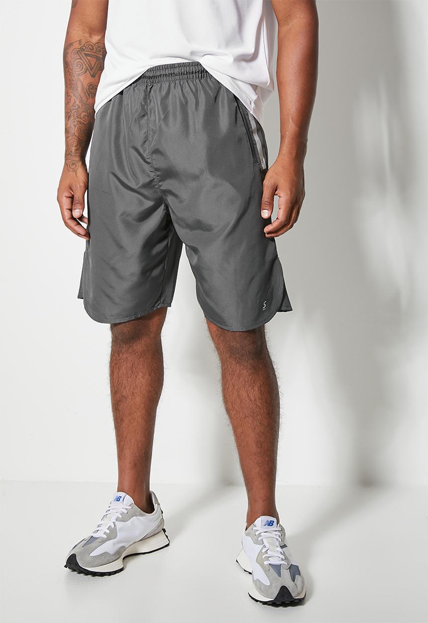 Superbalist - Knee length gym shorts - dark grey