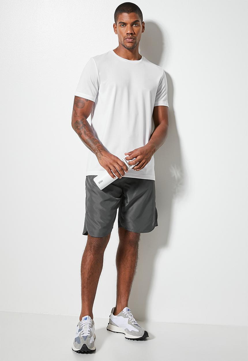 Superbalist - Knee length gym shorts - dark grey
