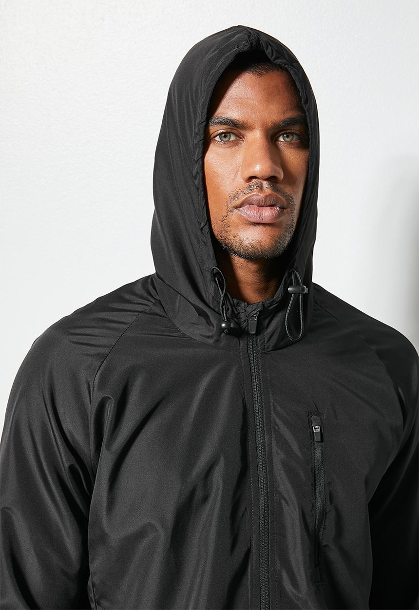 Superbalist - Light shell hooded running jacket - black