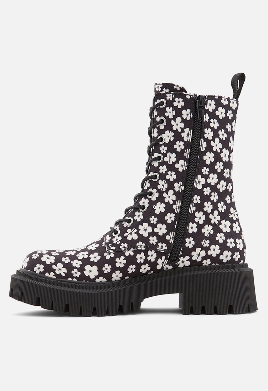 Call It Spring - Trailblaze boot - black & white
