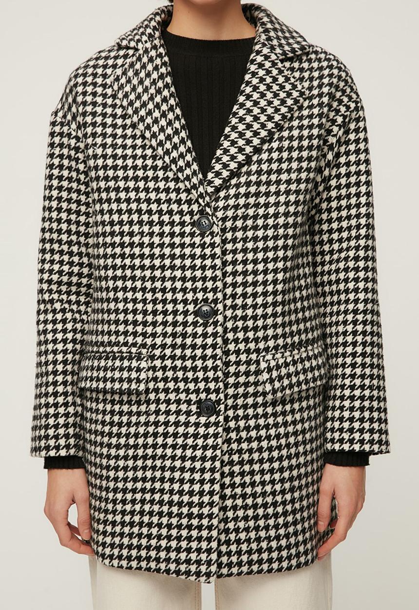 Trendyol - Checkered button closure stamp coat  - black