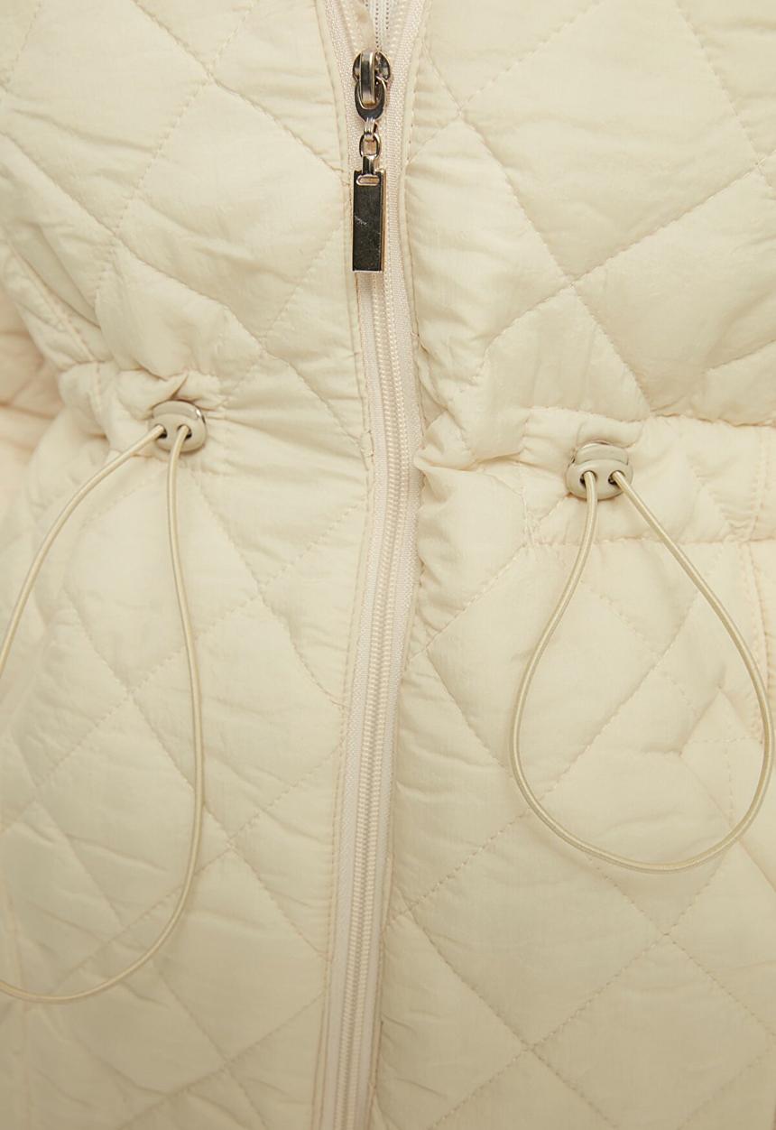 Trendyol - Fur hooded waist pleated quilted coat - stone