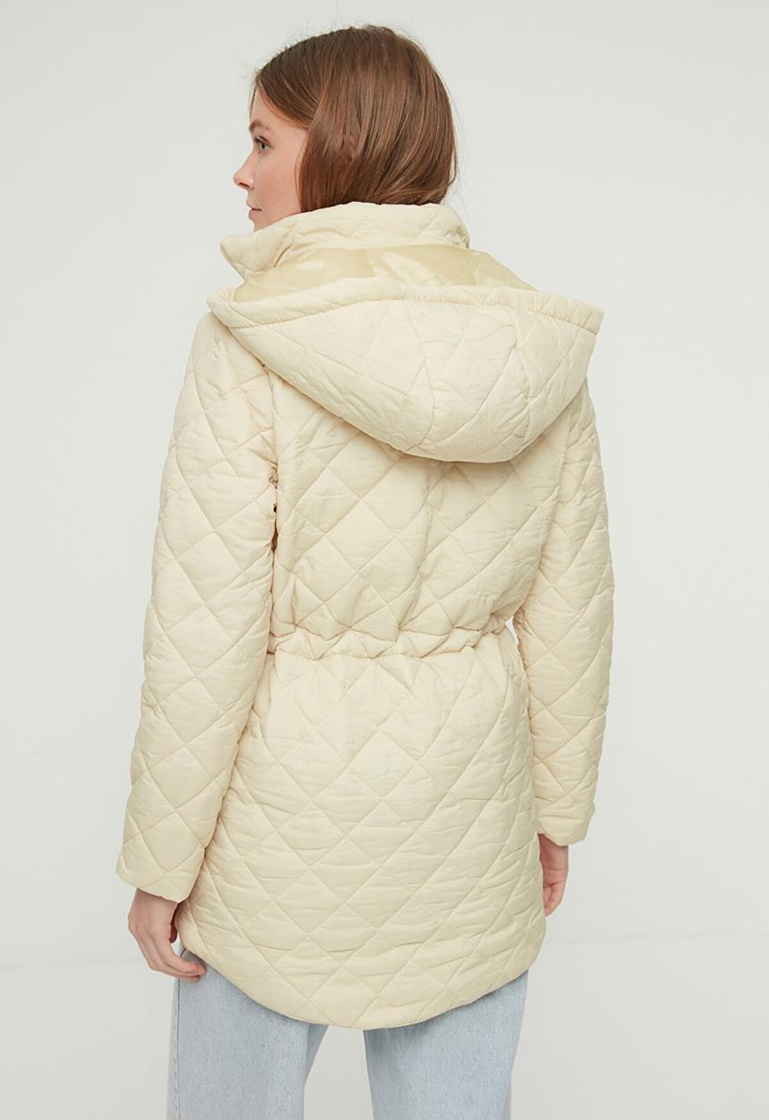 Trendyol - Fur hooded waist pleated quilted coat - stone