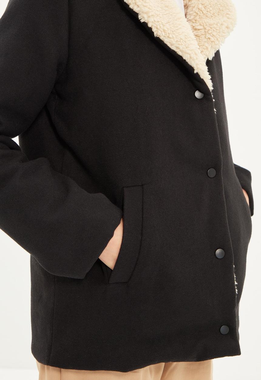 Trendyol - Quilted coat - black