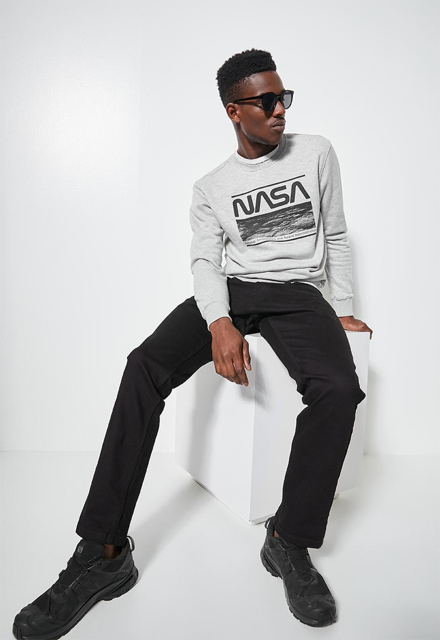 Superbalist - Nasa branded graphic crew neck pullover sweat mid grey