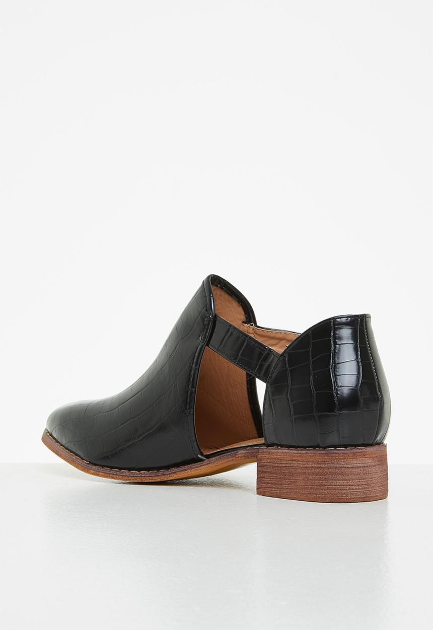 Jada - Cut out ankle bootie - black