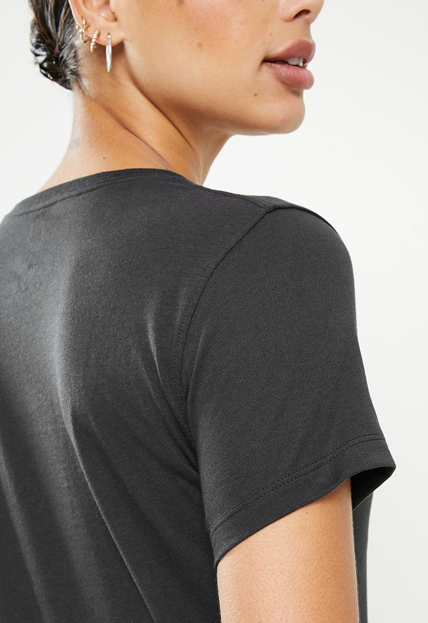 New Balance  - Classics nb logo tee - black
