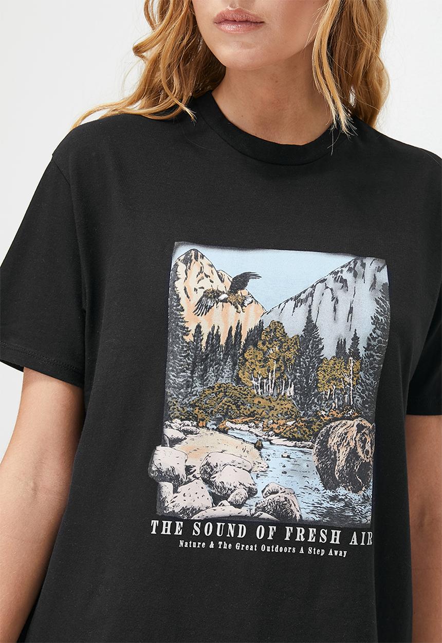 Blake - Oversized graphic tee - black