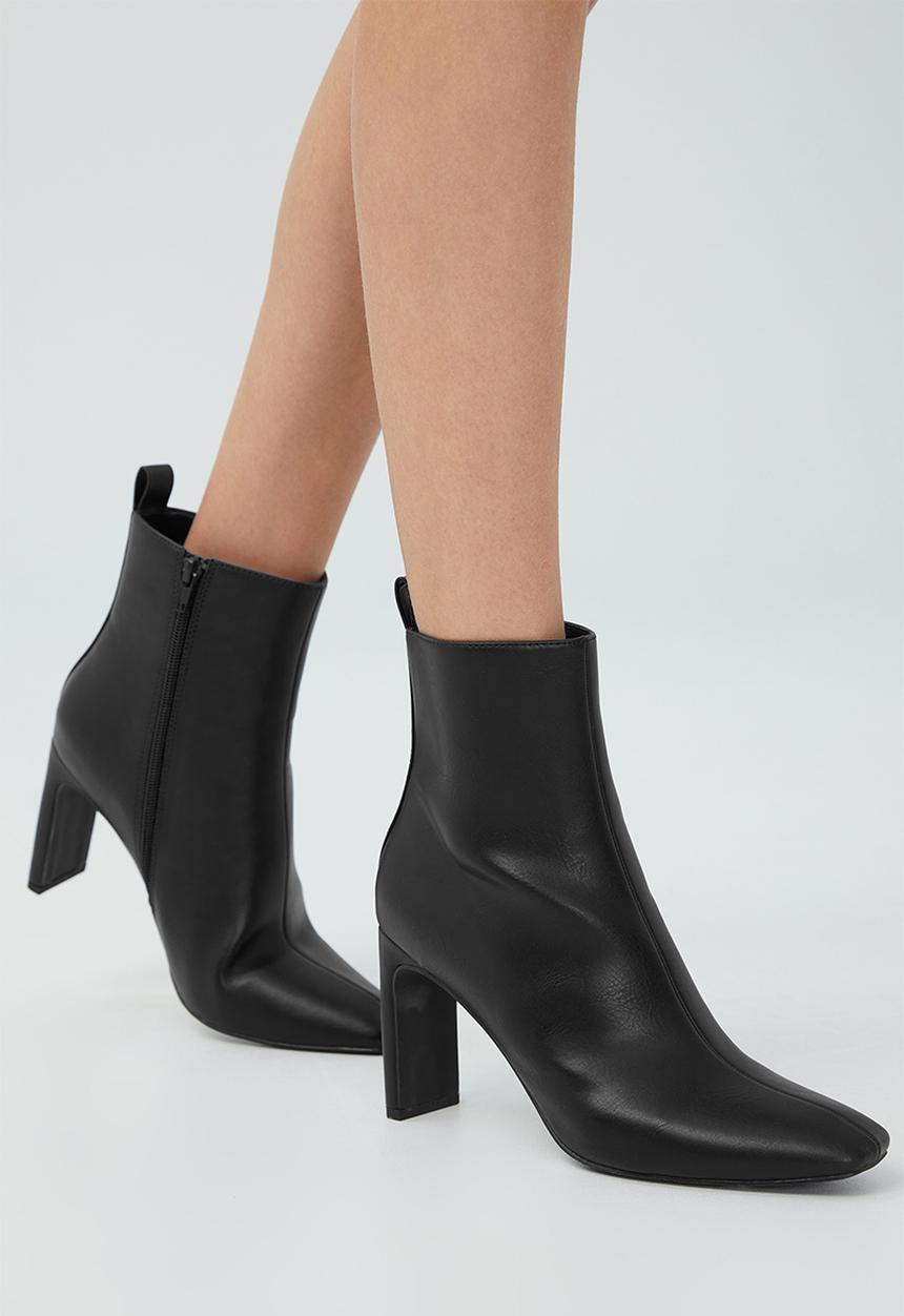 Cotton On - Ellie square toe heel boot - black smooth