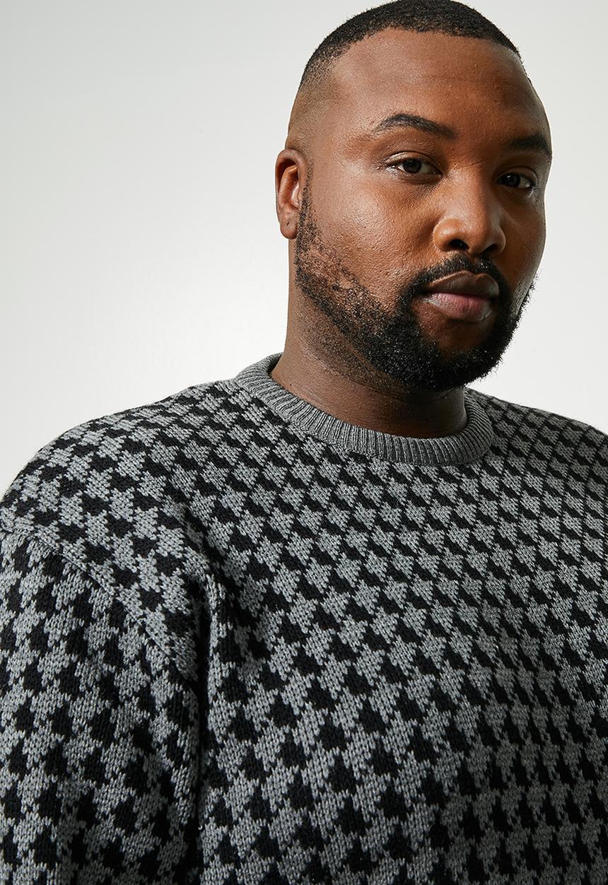 Superbalist - Plus houndstooth pattern crew knit - black & grey