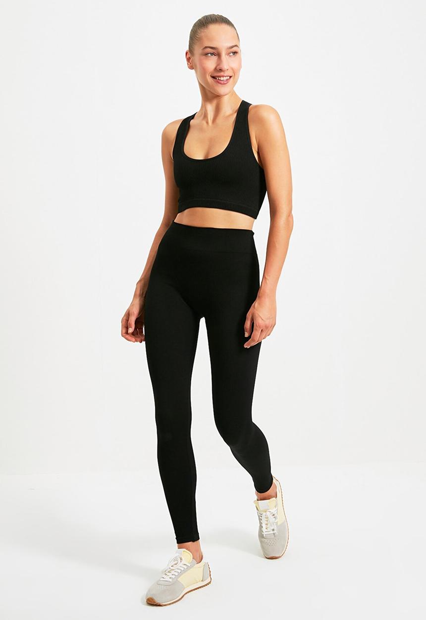 Trendyol - Seamless ribbed sports bra - black
