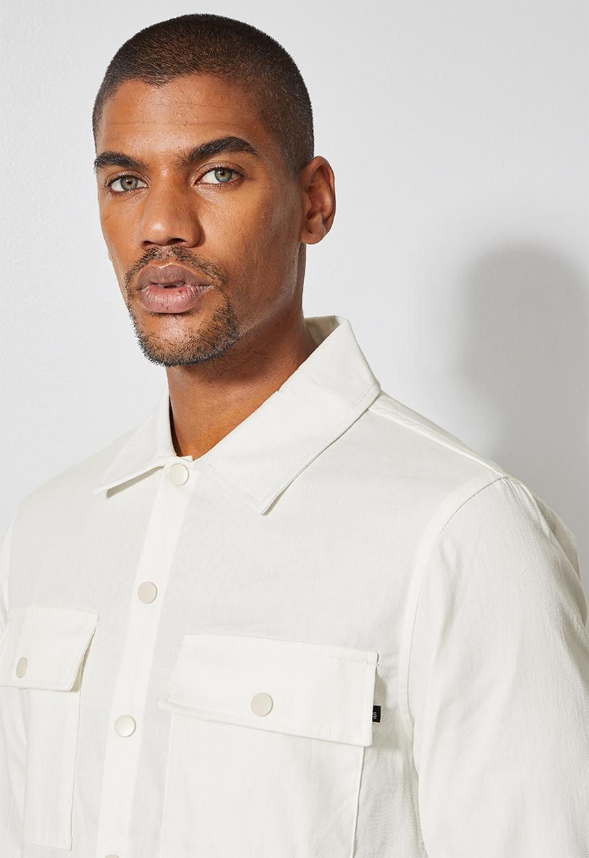 Superbalist - Regular fit double pocket utility shirt - white