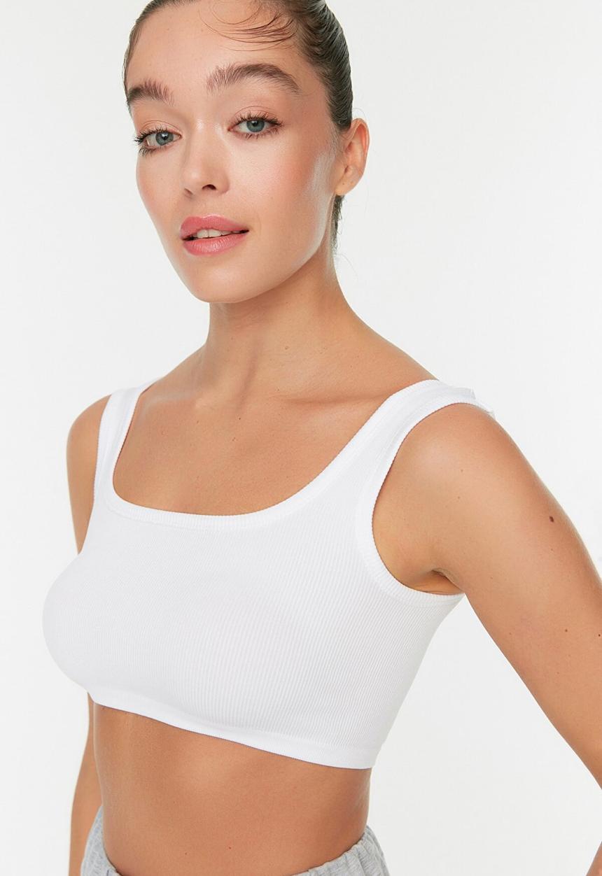 Trendyol - Seamless ribbed sports bra  - white